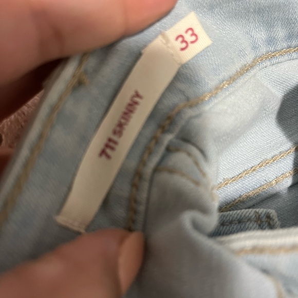Levi’s size 33 skinny jeans, light wash - Picture 2 of 3